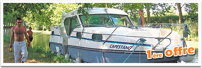 Le Canal du Midi avec un bateau Nicols
