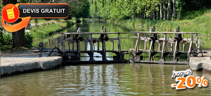 Canal du Midi en Bateau en avril