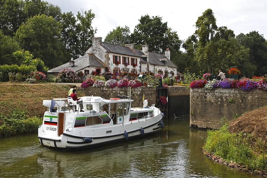 Location De Bateau Sans Permis Canal Du Midi